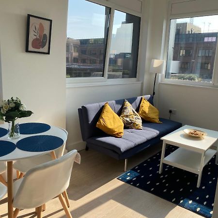 Central Location, Parking, Wi-Fi, Modern Apartment Milton Keynes Exterior foto