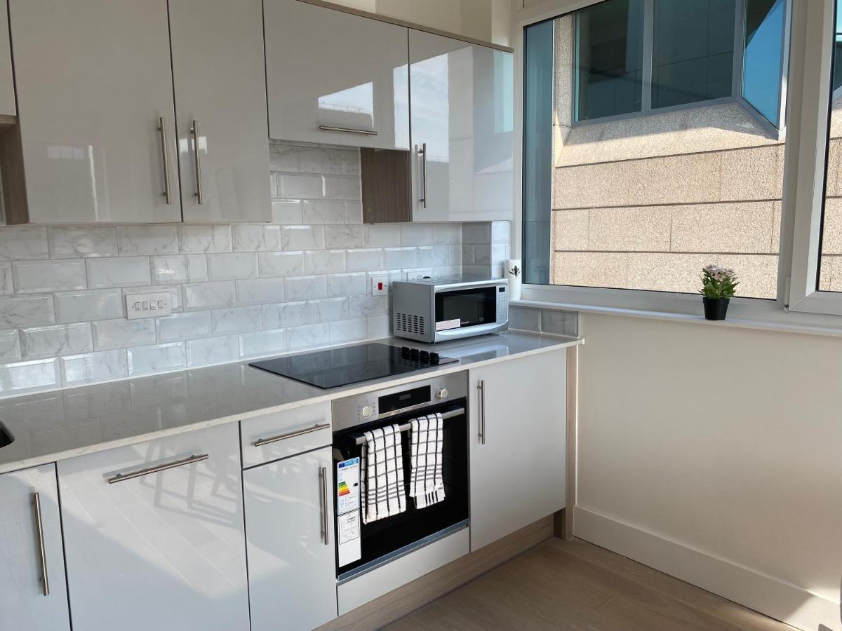 Central Location, Parking, Wi-Fi, Modern Apartment Milton Keynes Exterior foto