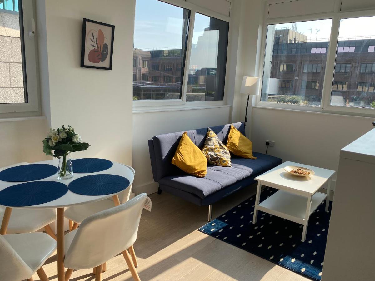 Central Location, Parking, Wi-Fi, Modern Apartment Milton Keynes Exterior foto